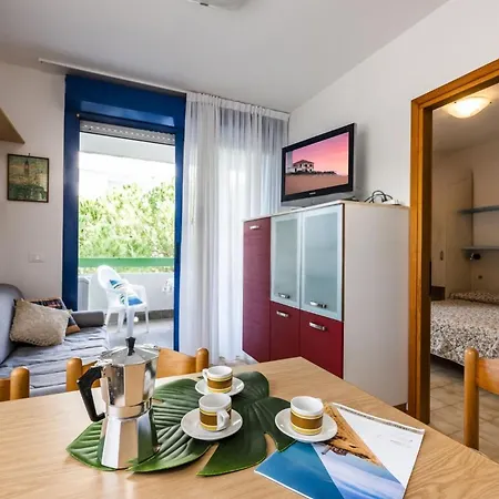 Comfortable With Terrace Apartment